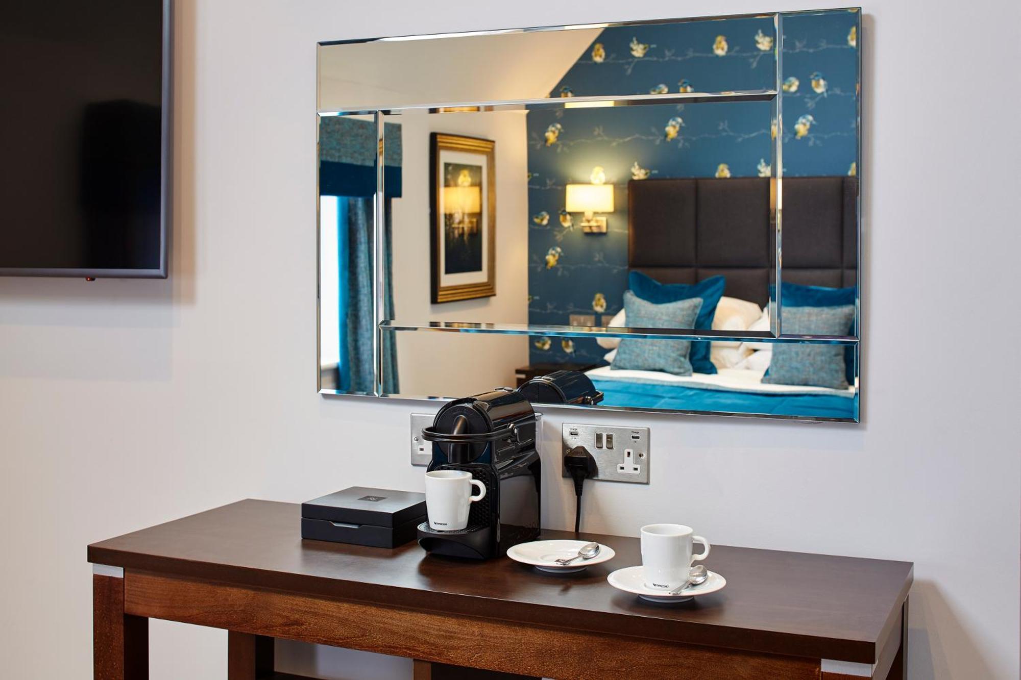 Mandolay Hotel Гілфорд Екстер'єр фото