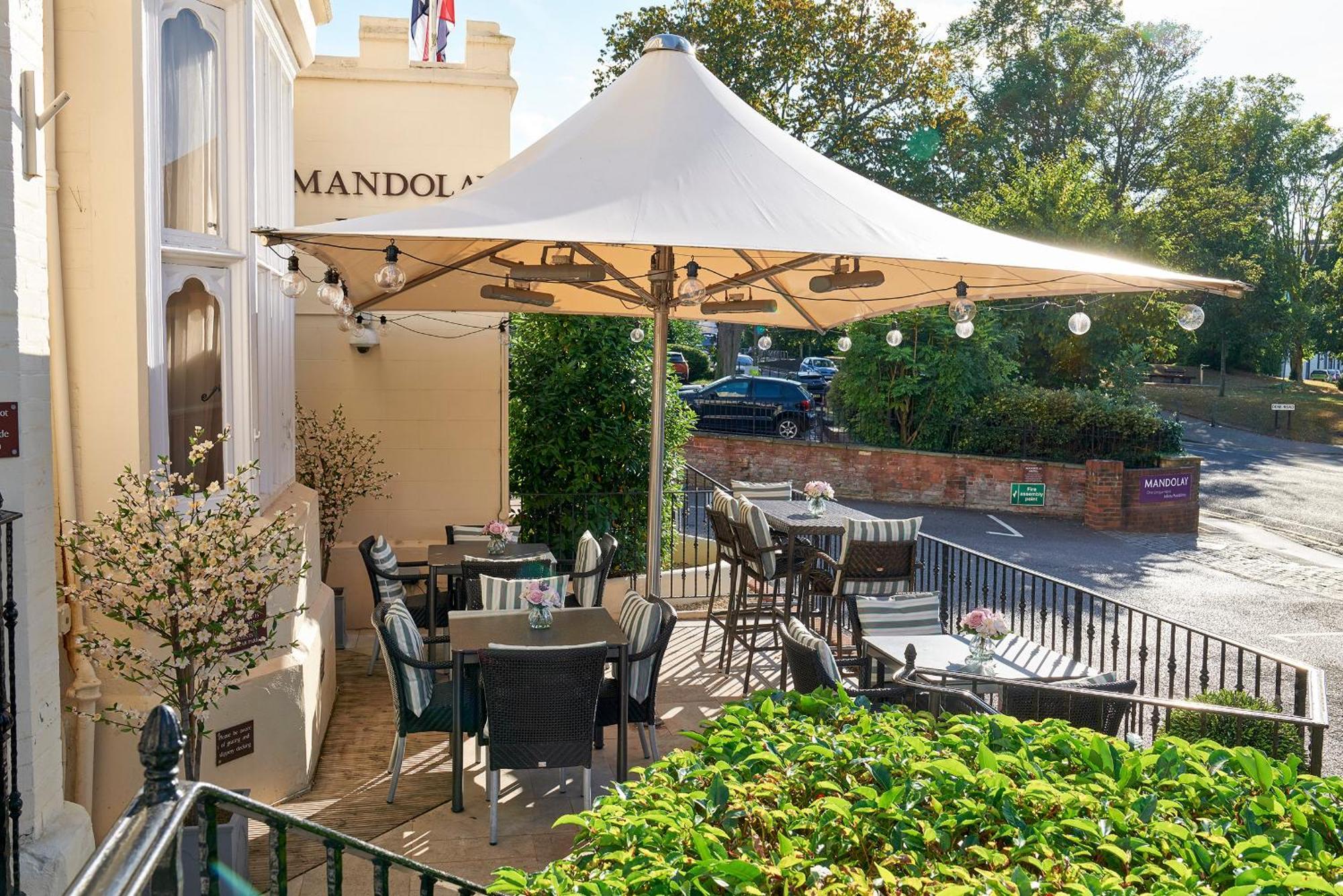Mandolay Hotel Гілфорд Екстер'єр фото